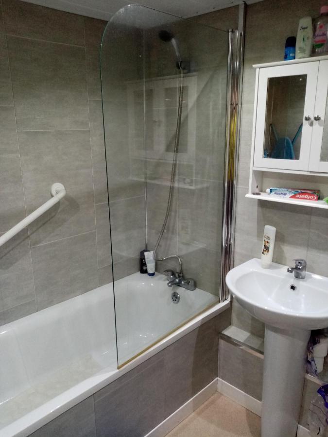 East Belfast Rooms Available Long Or Short Term Accommodation Oda fotoğraf